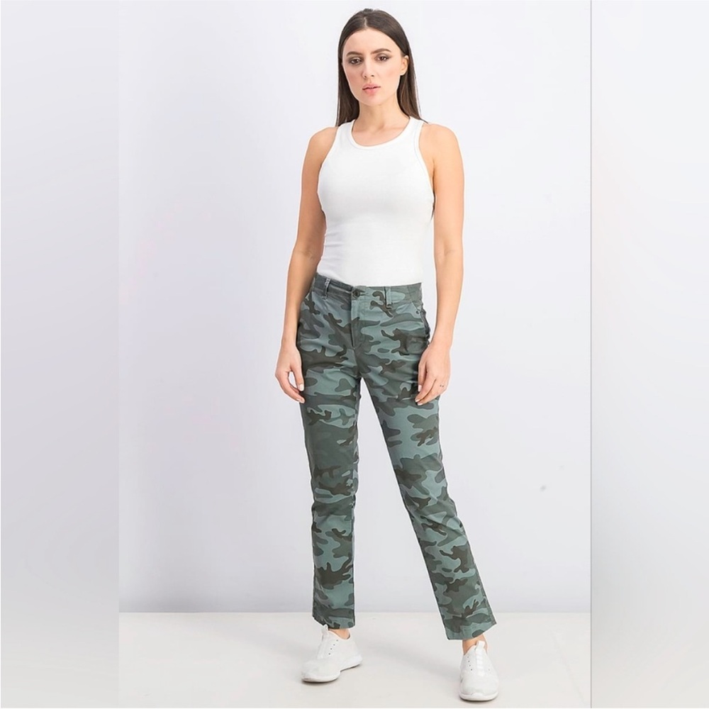 GAP Olive Green camo Girlfriend Chino Pants size 6